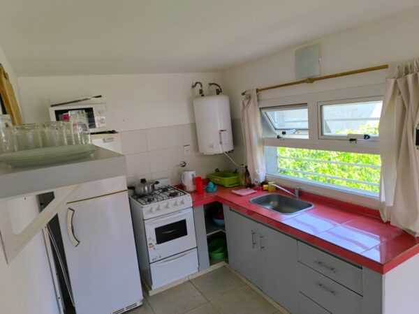 vista de cocina a ventana